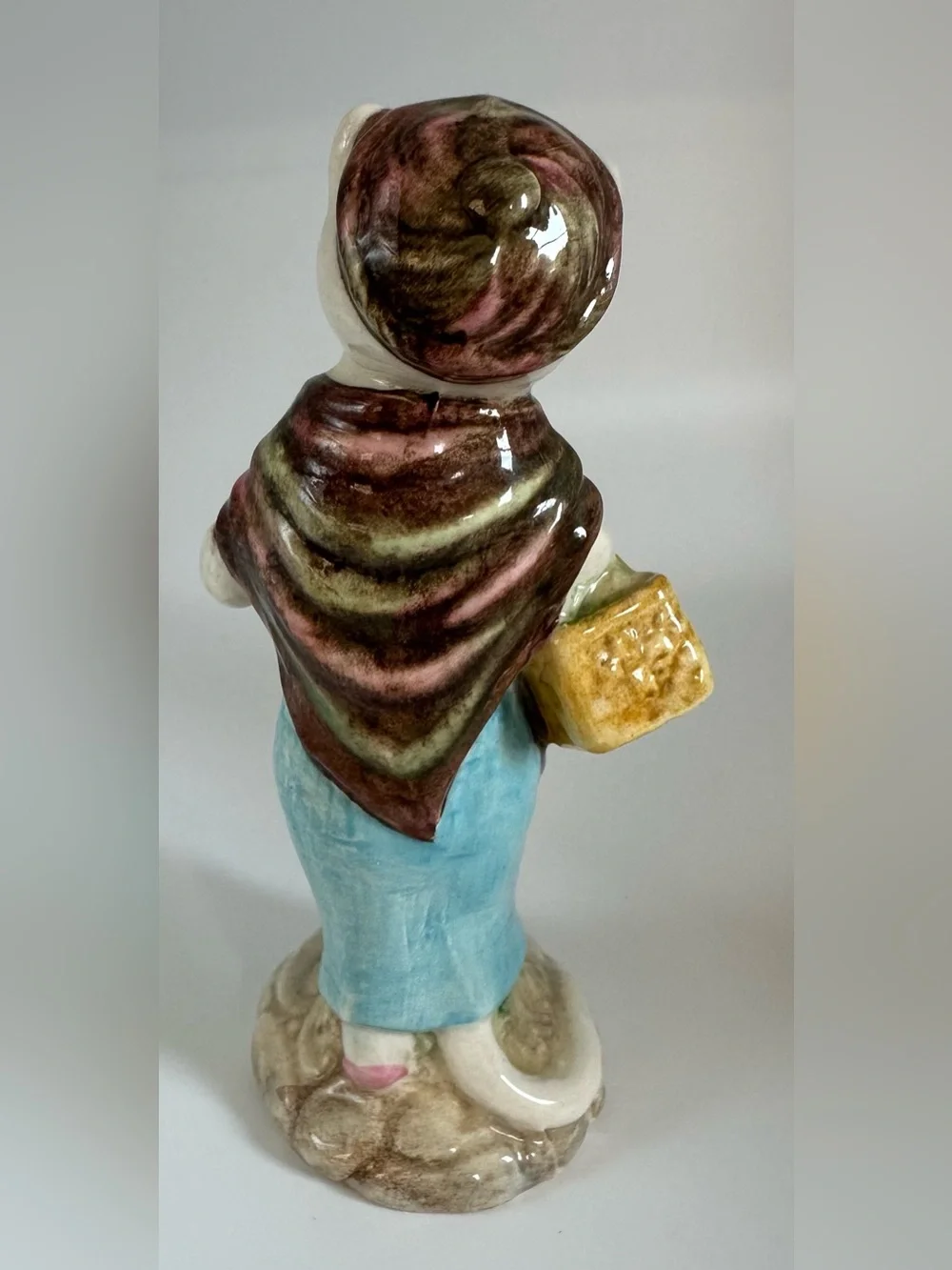 F Warne & Co Beatrix Potter “Susan” Beswick England